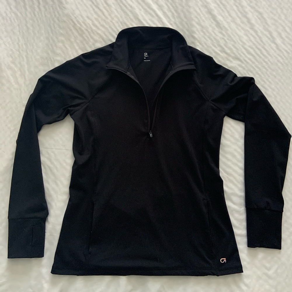 Almost new GapFit athletic top — in perfect condition!